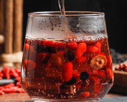 桑葚枸杞桂圓茶